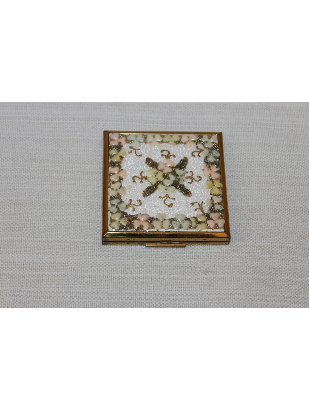 Vintage Elgin American Gold Tone Floral Enamel Beauty Compact Mirror Powder Case